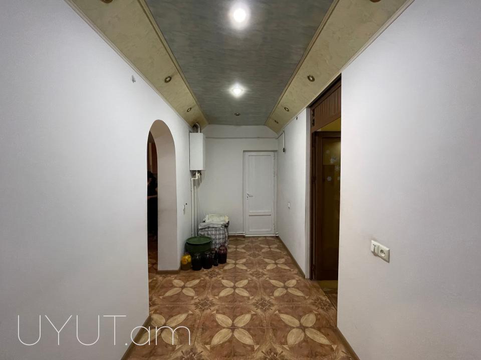 Վաճառվում է ներդրումային գույք Կենտրոնում, Ռոսիա մոլի հարևանությամբ