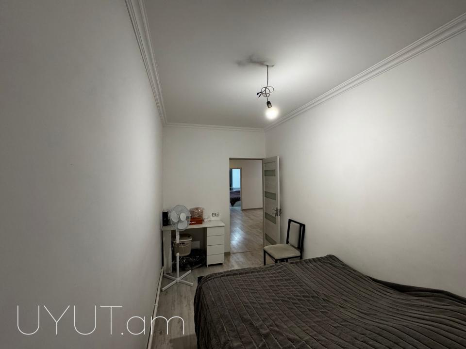 Վաճառվում է 6 սենյականոց, երկհարկանի, նորակառույց տուն Շահումյան փողոցում 