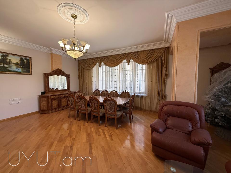 Վարձով է տրվում 5 սենյականոց առանձնատուն Էրեբունիում` Դավիթ Բեկ փողոցում 