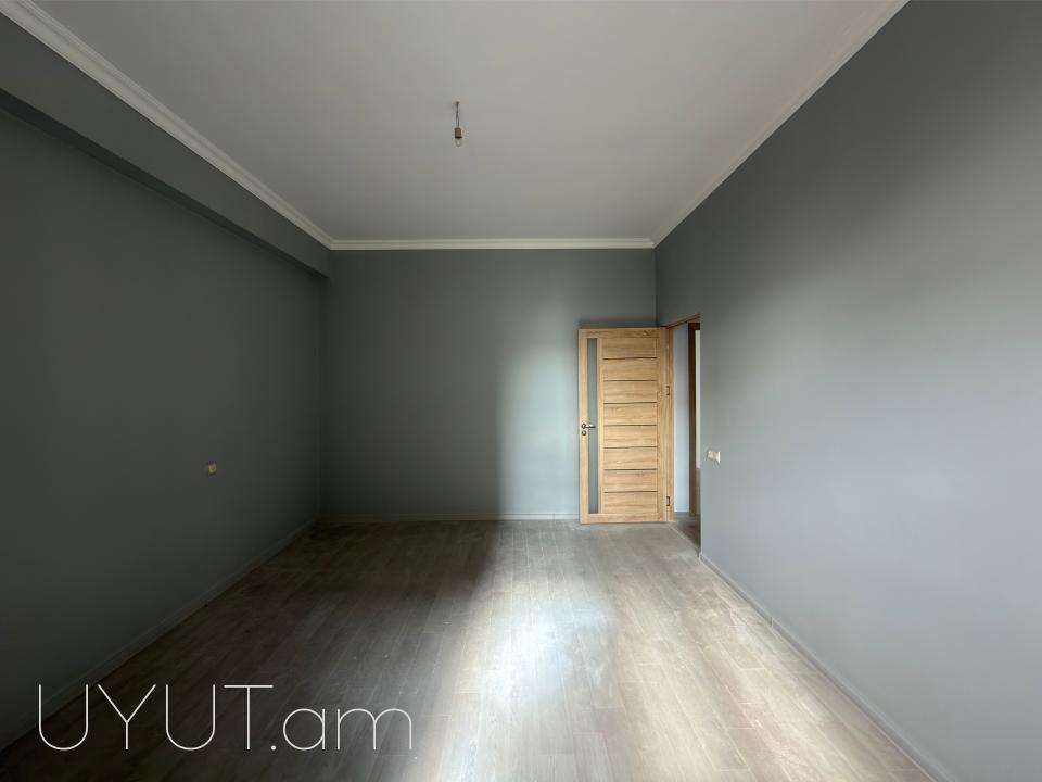 Նորակառույց շենքում, Մոնթե Մելքոնյան փողոցում,  վաճառվում է 4 սենյականոց ընդարձակ  բնակարան 