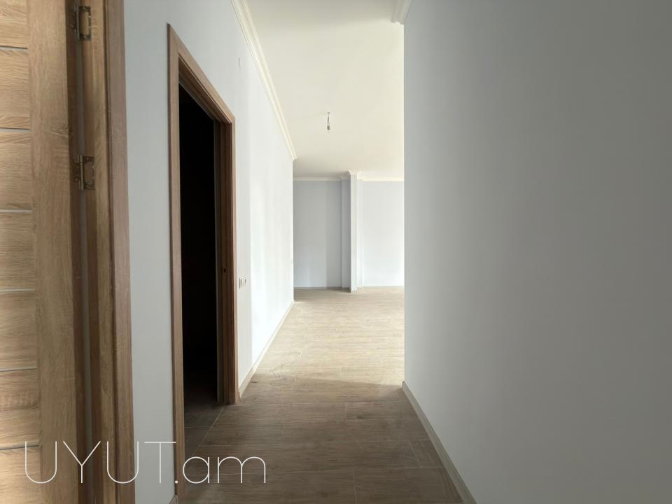 Նորակառույց շենքում, Մոնթե Մելքոնյան փողոցում,  վաճառվում է 4 սենյականոց ընդարձակ  բնակարան 