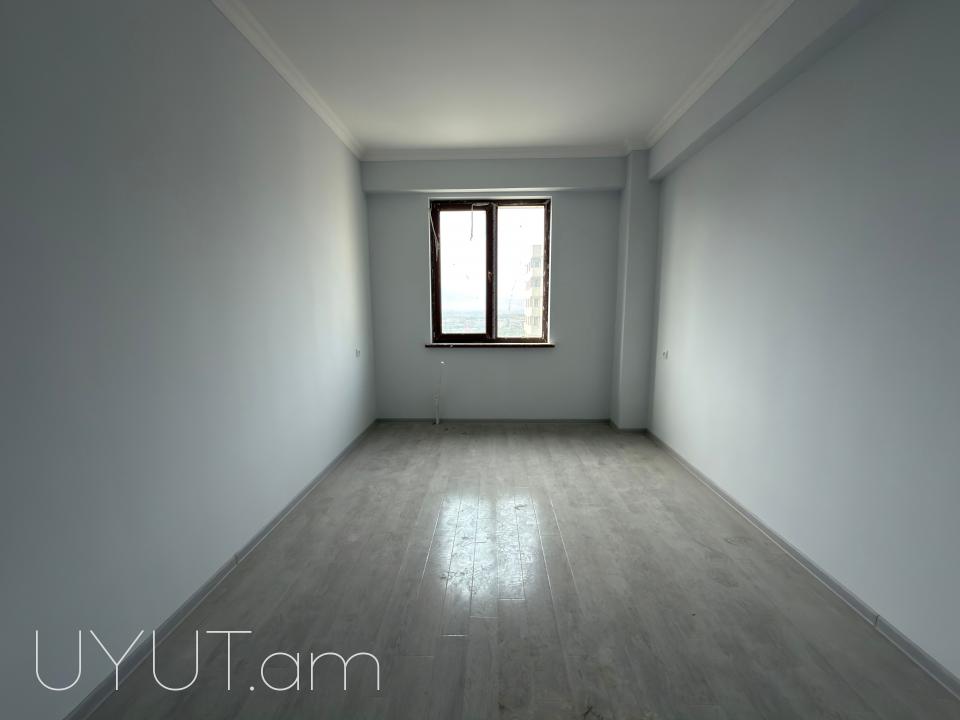 Նորակառույց շենքում, Մոնթե Մելքոնյան փողոցում,  վաճառվում է 4 սենյականոց ընդարձակ  բնակարան 