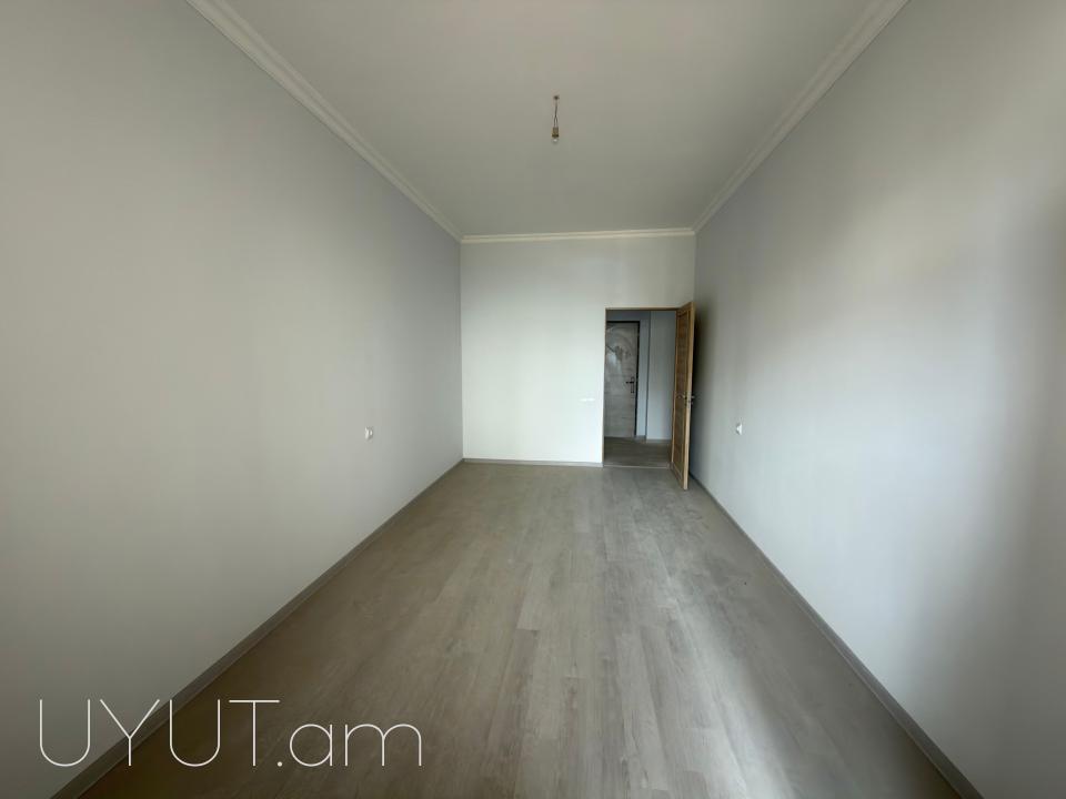 Նորակառույց շենքում, Մոնթե Մելքոնյան փողոցում,  վաճառվում է 4 սենյականոց ընդարձակ  բնակարան 