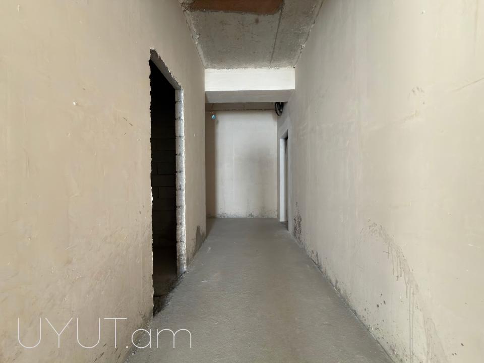 Վաճառվում է 4 սենյականոց բնակարան Րաֆֆու փողոցում` նորակառույց շենքում 