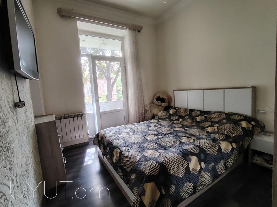 Վաճառվում է 3 սենյականոց բնակարան ձևափոխված 4 սենյակի Ավանում` Աճառյան փողոցում 