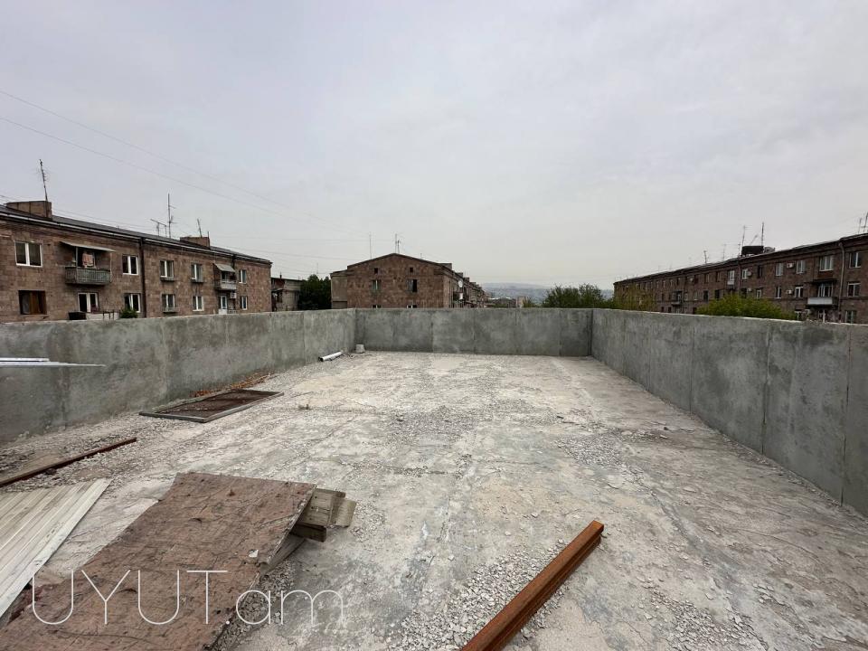 Վարձակալության է տրվում 4 հարկանի բազմաֆունկցիոնալ կոմերցիոն տարածք՝ Արզումանյան փողոցում
