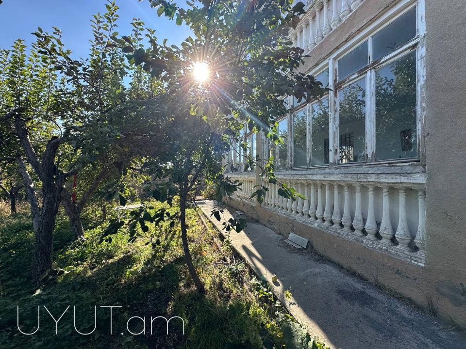 Եղվարդում վարձակալությամբ է հանձնվում երկհարկանի առանձնատուն