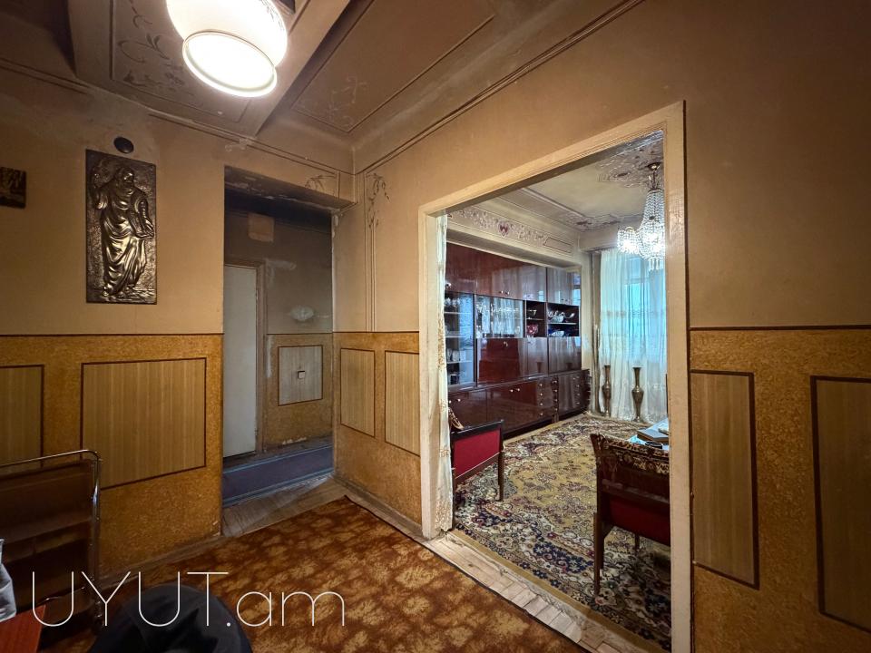 Շիրազի փողոցում, Զովք սուպերմարկետի հարևանությամբ շտապ վաճառվում է ներդրումային գույք