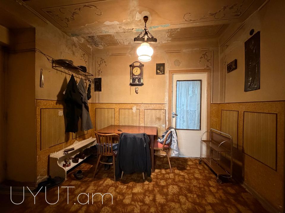 Շիրազի փողոցում, Զովք սուպերմարկետի հարևանությամբ շտապ վաճառվում է ներդրումային գույք