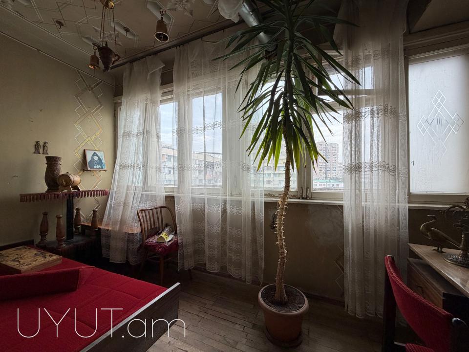 Շիրազի փողոցում, Զովք սուպերմարկետի հարևանությամբ շտապ վաճառվում է ներդրումային գույք