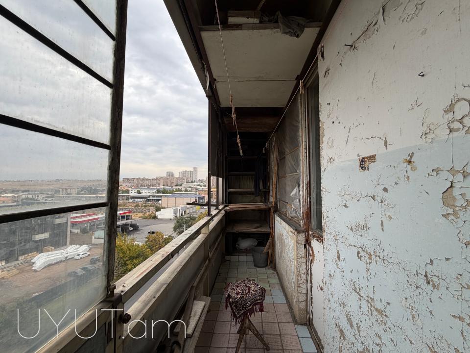 Շիրազի փողոցում, Զովք սուպերմարկետի հարևանությամբ շտապ վաճառվում է ներդրումային գույք