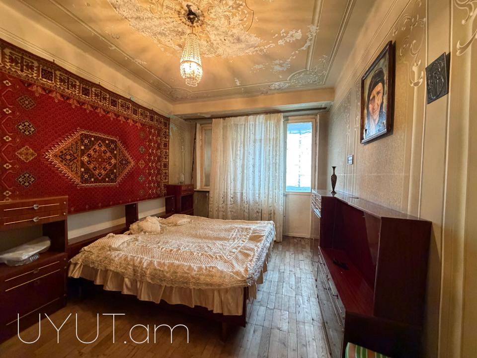 Շիրազի փողոցում, Զովք սուպերմարկետի հարևանությամբ շտապ վաճառվում է ներդրումային գույք