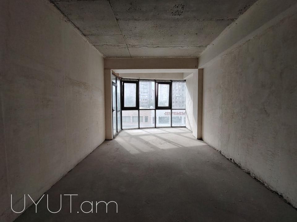 Վաճառվում է 4 սենյականոց բնակարան Ավան-Առինջում, Պարույր Սևակ թաղամասում
