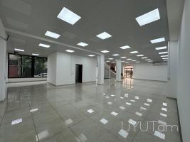 Վարձով է տրվում ընդարձակ առևտրային տարածք