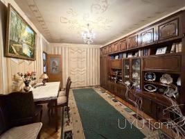 Կենտրոնում՝ Զավարյան փողոցում վաճառվում է ընդարձակ 3 սենյականոց բնակարան