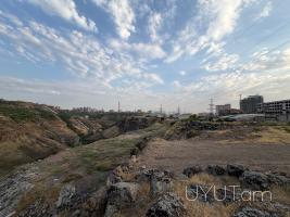 Վաճառվում է հողատարածք, գտնվում է Զովունիի սկզբնամասում