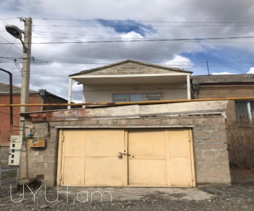 Վաճառվում է եկհարկանի,6-սենյականոց քարե տուն Արմավիրի մարզի գյուղ Շահումյանում