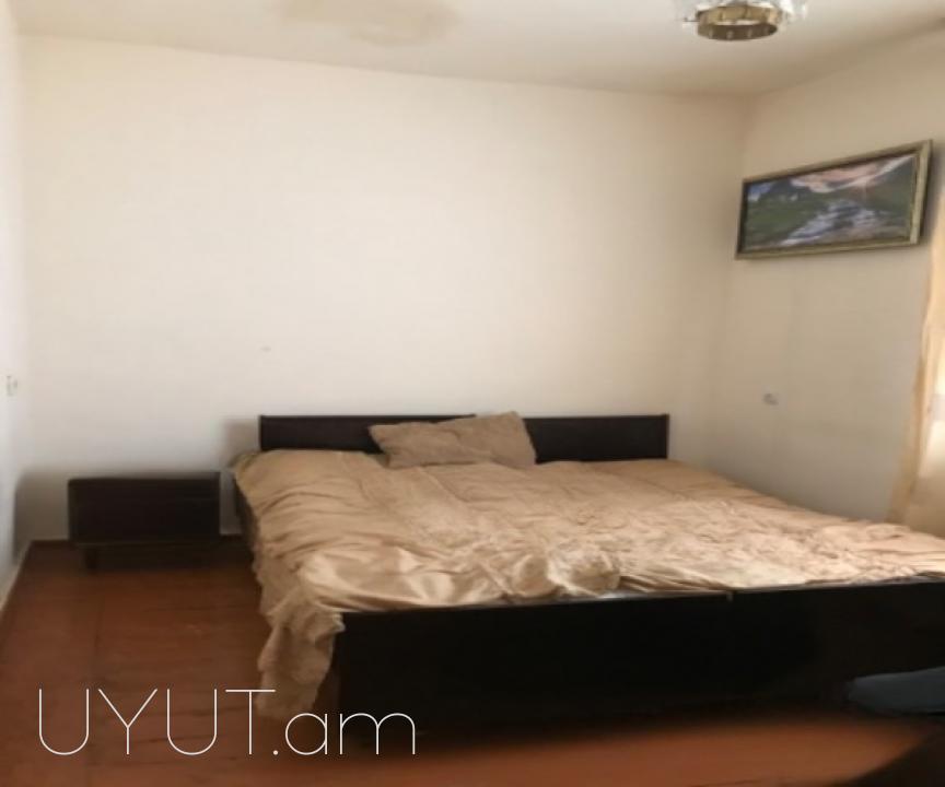 Վաճառվում է եկհարկանի,6-սենյականոց քարե տուն Արմավիրի մարզի գյուղ Շահումյանում