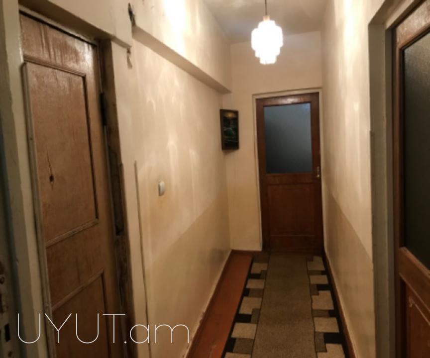 Վաճառվում է եկհարկանի,6-սենյականոց քարե տուն Արմավիրի մարզի գյուղ Շահումյանում