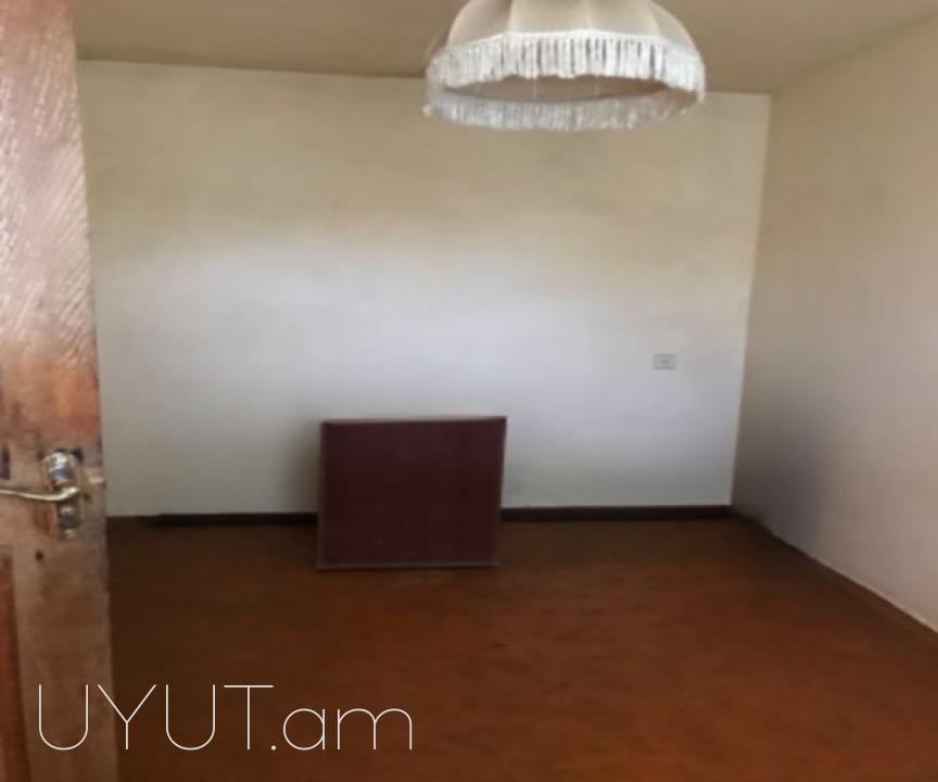 Վաճառվում է եկհարկանի,6-սենյականոց քարե տուն Արմավիրի մարզի գյուղ Շահումյանում