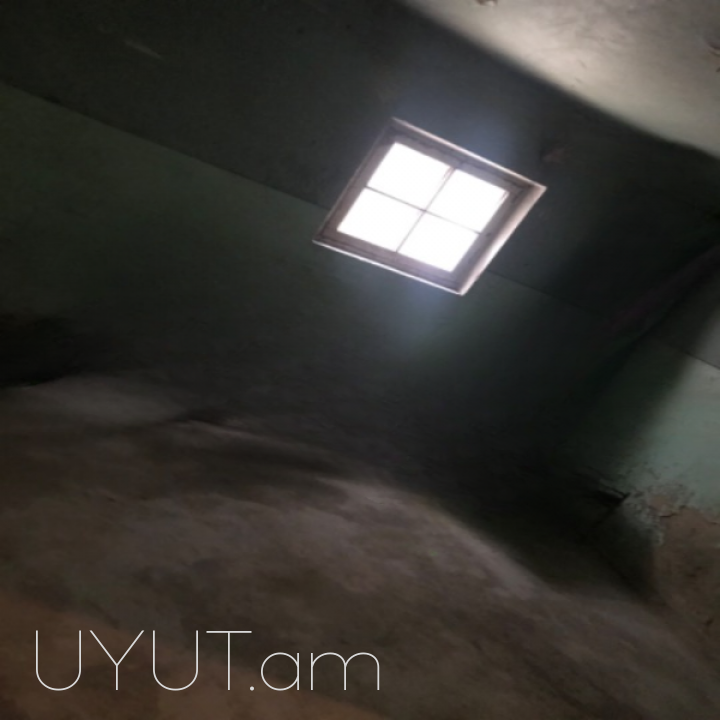 Վաճառվում է եկհարկանի,6-սենյականոց քարե տուն Արմավիրի մարզի գյուղ Շահումյանում