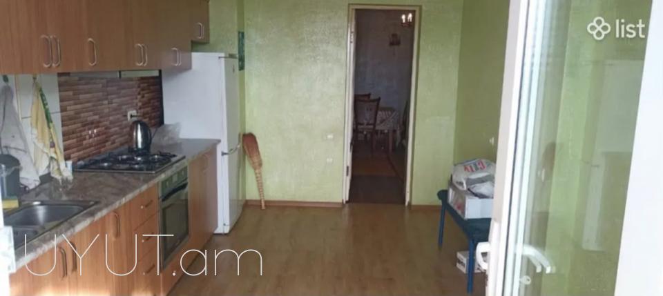Երկու հարկանի քարե տուն Գրիգոր Զոհրապի փողոցում Աջափնյակում, 235 քմ, 480 քմ հողի վրա, 2 սանհանգույց