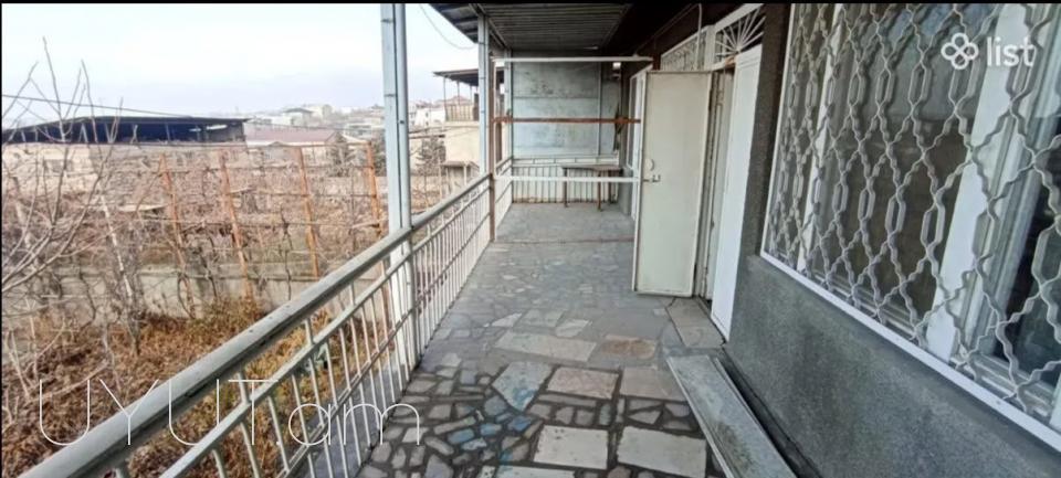 Երկու հարկանի քարե տուն Գրիգոր Զոհրապի փողոցում Աջափնյակում, 235 քմ, 480 քմ հողի վրա, 2 սանհանգույց