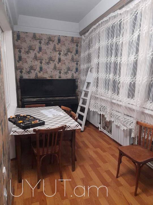 Erkarajamket e trvum  bnakaran Mamikonyan poxocum