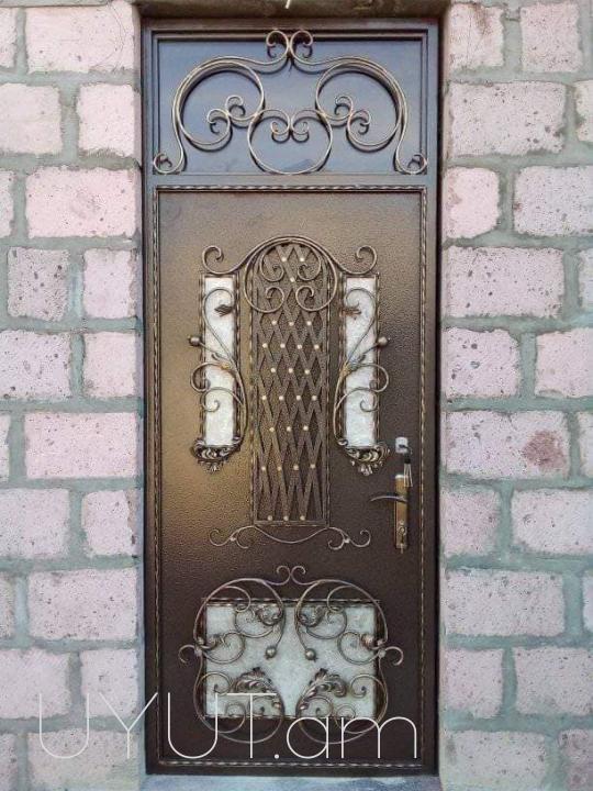 Մուտքի դռներ, տան մուտքի դռներ, դրսի դռներ, բնակարանի մուտքի դռներ, երկաթյա մուտքի դռներ, երկաթյա դռներ